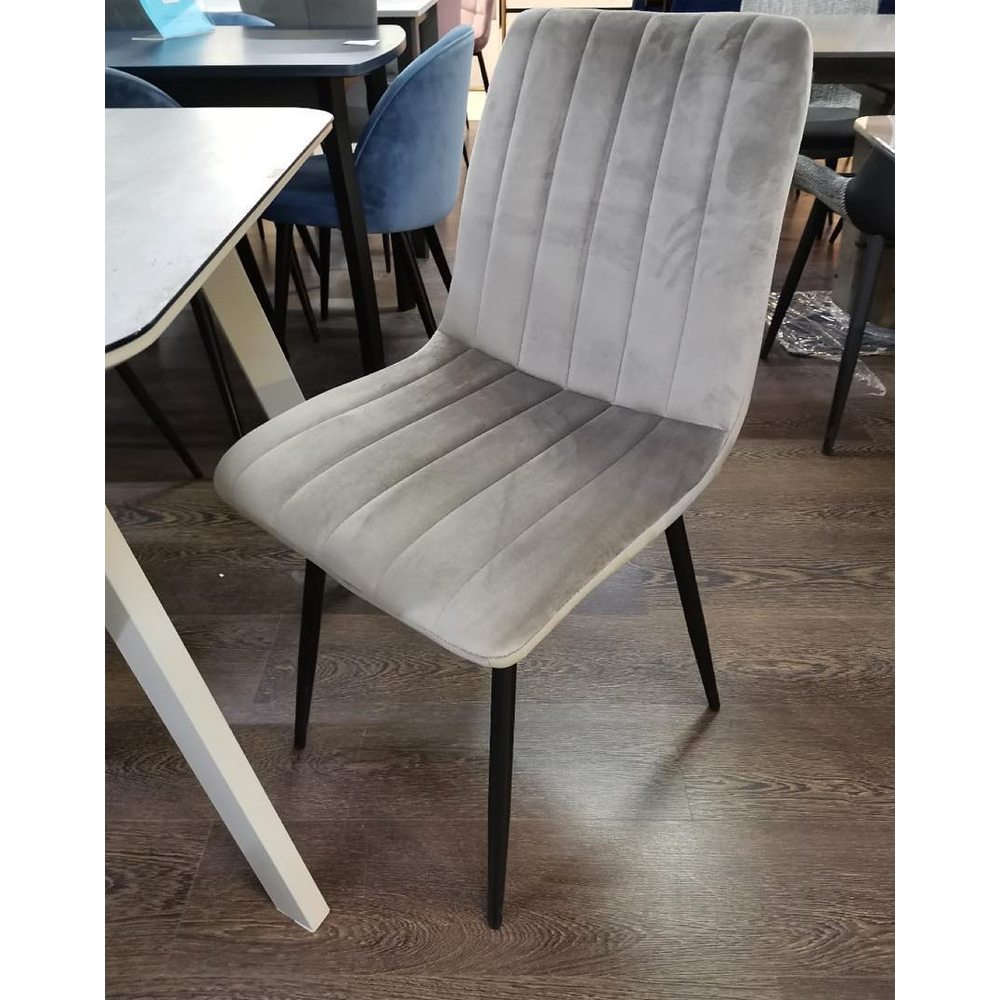 Серый стул с белыми ножками, велюр (арт. М3528)