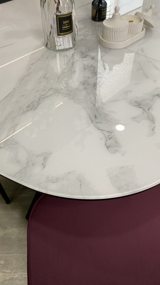 Кухонный стол с необычной формой столешницы 110х100 см., стекло, раскладной (арт. М4637)