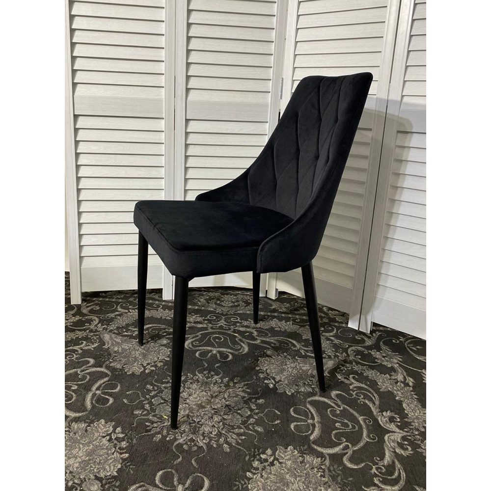 Красивый, мягкий стул для кухни в черном цвете, велюр (арт. М3508)